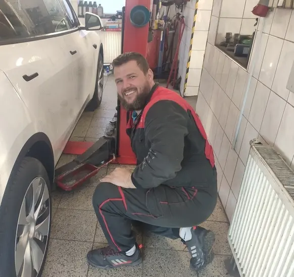 Jirka - mechanik a technik Autoservis Vecko
